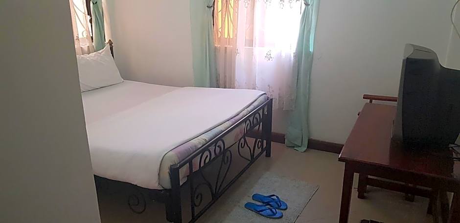 Bright Star Hotel & Safaris