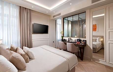 Standard Room with Balcony (Residence)