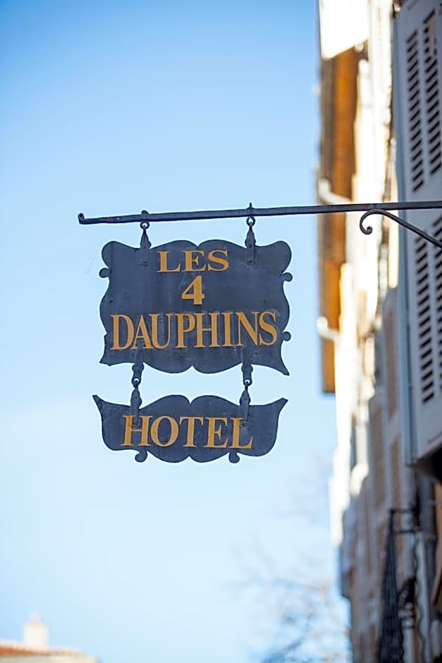 Les Quatre Dauphins