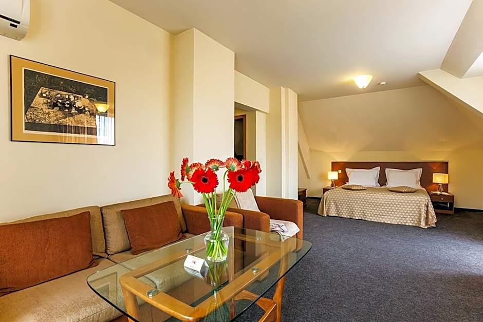 Sofia Place Hotel by HMG