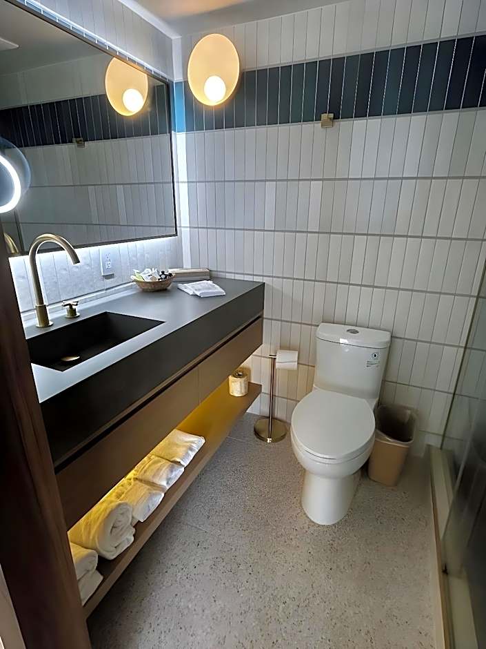 HUNTINGTON BEACH INN