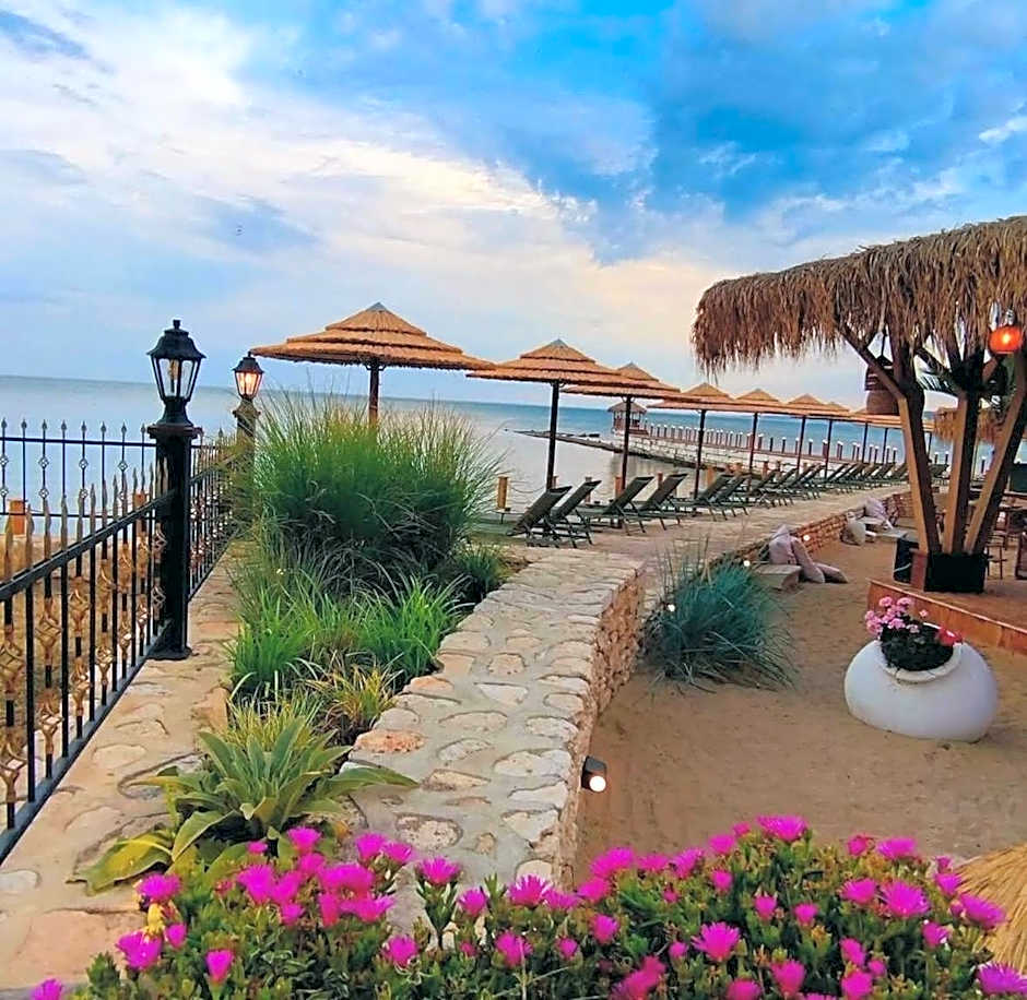 Maria Palace Complex