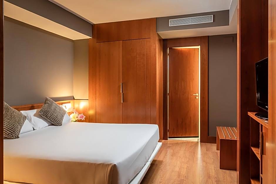 Photo 1 of 5 of Junior Suite