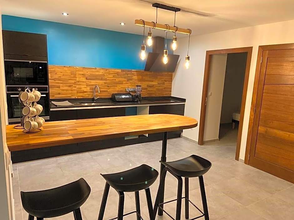 Villa Passion Cannelle de standing avec sa piscine vue mer