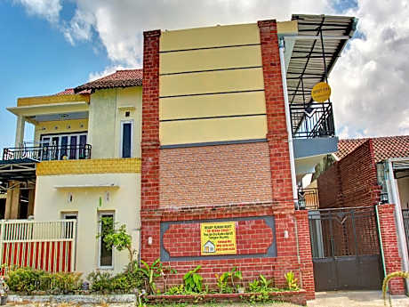 OYO 90537 De Wisma Emas