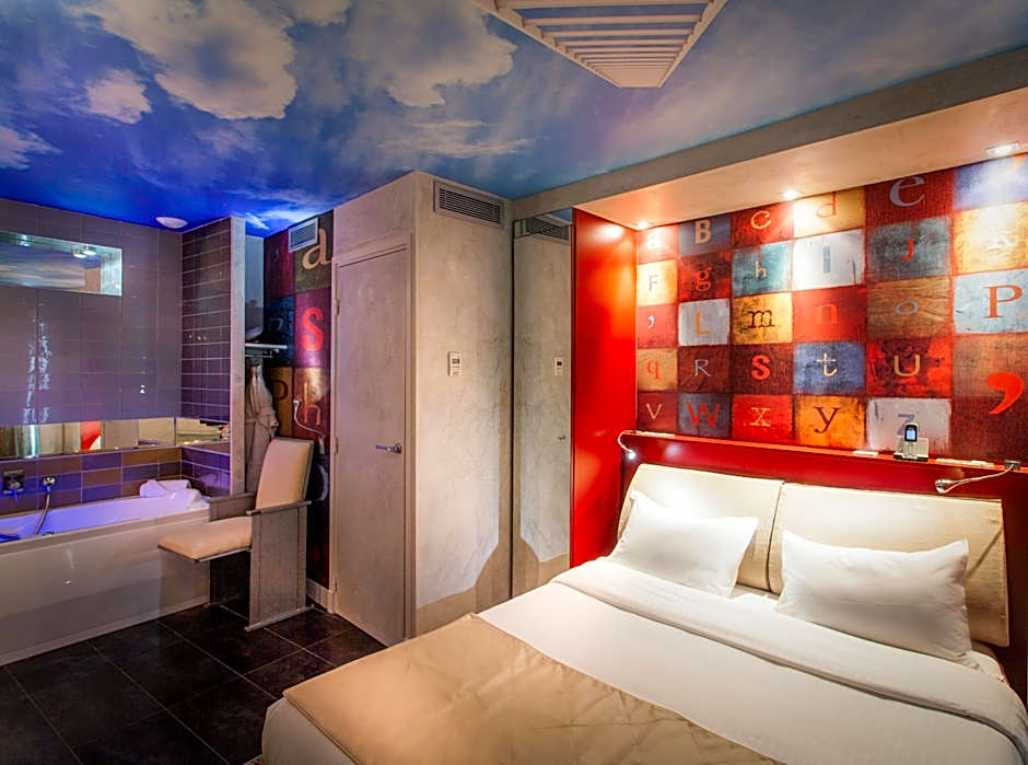 Apostrophe Hotel