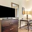 Comfort Suites Maingate East