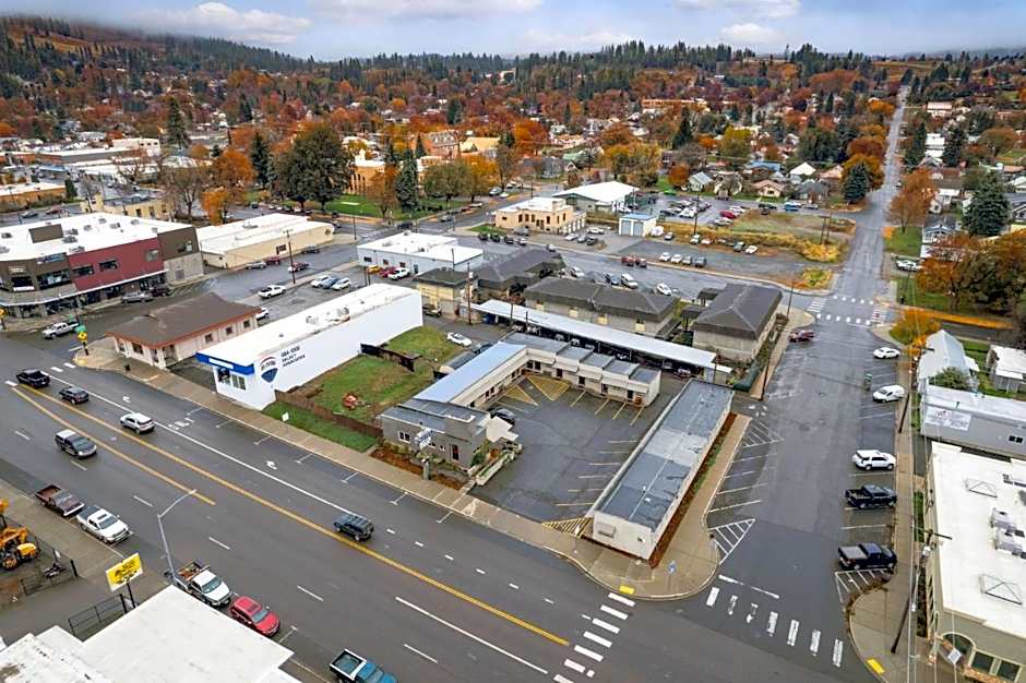 Selkirk Inn