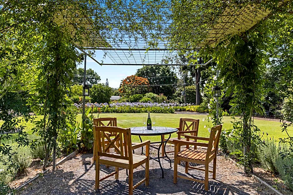 Bon Villas B&B Bonville - Adults Only, Pet Friendly Accommodation