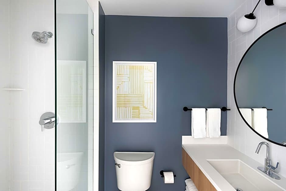 Hampton by Hilton Grand Cayman Seven Mile Beach