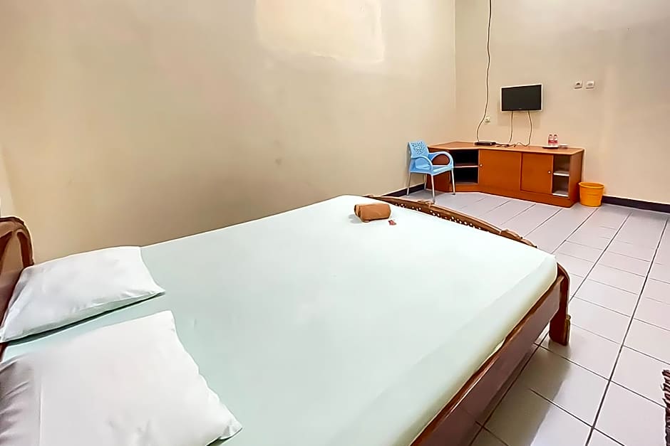 Hotel Shanty Mitra RedDoorz