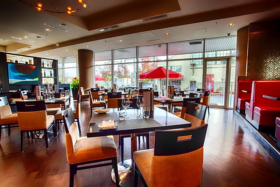 Pinnacle Hotel At The Pier