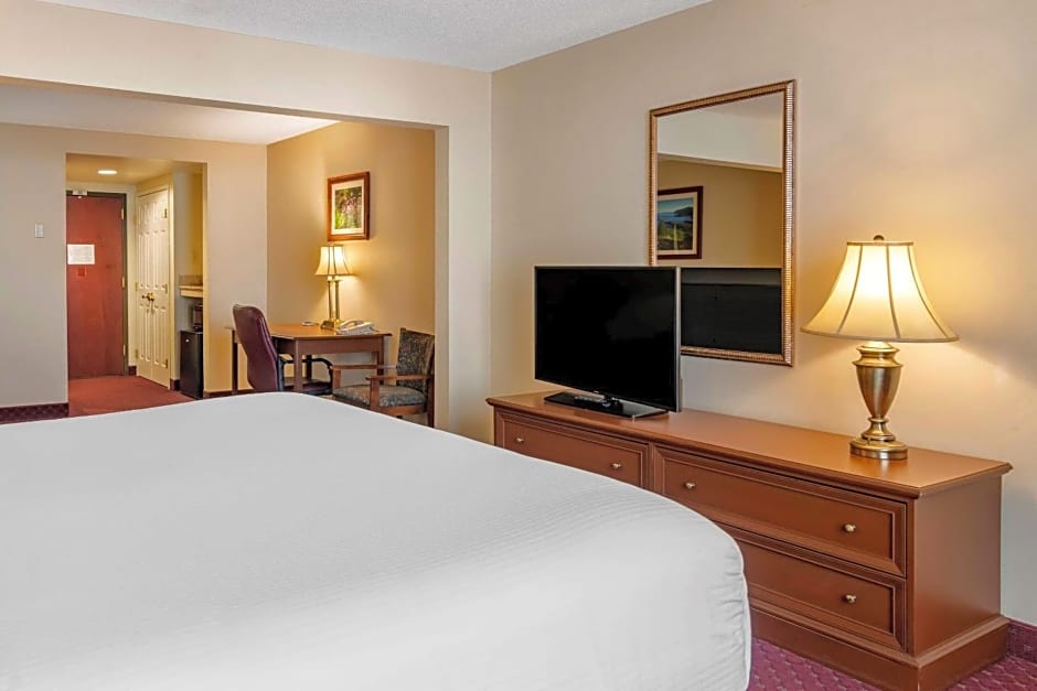 Comfort Inn & Suites Lake George