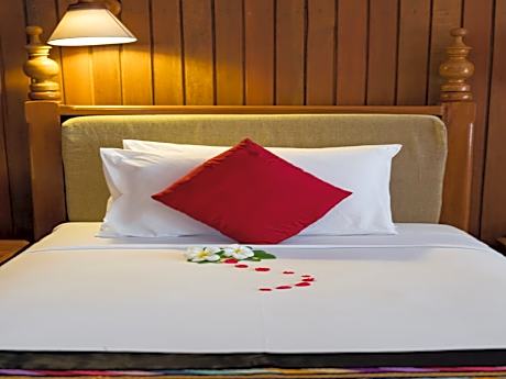 Deluxe Partial Sea View