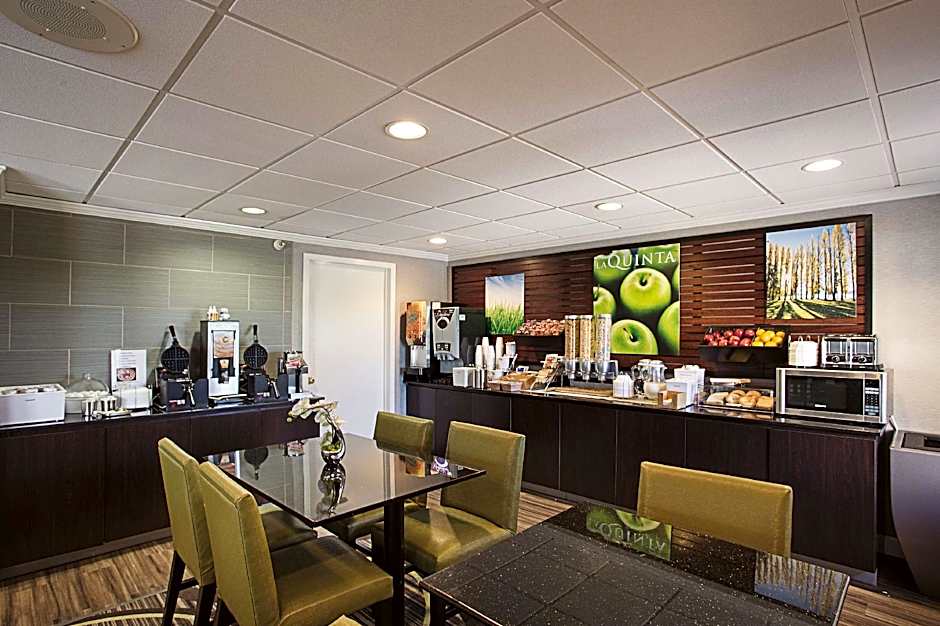 La Quinta Inn & Suites by Wyndham Baton Rouge Siegen Lane