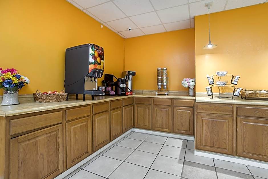 Americas Best Value Inn Tulsa at I-44