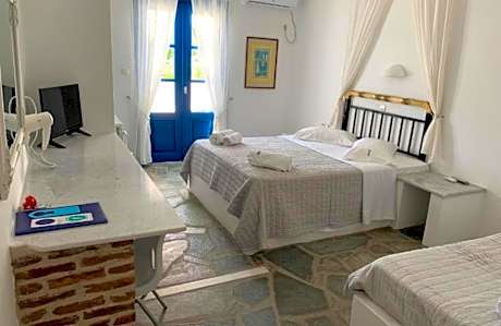 Deluxe Triple Room with Sea View