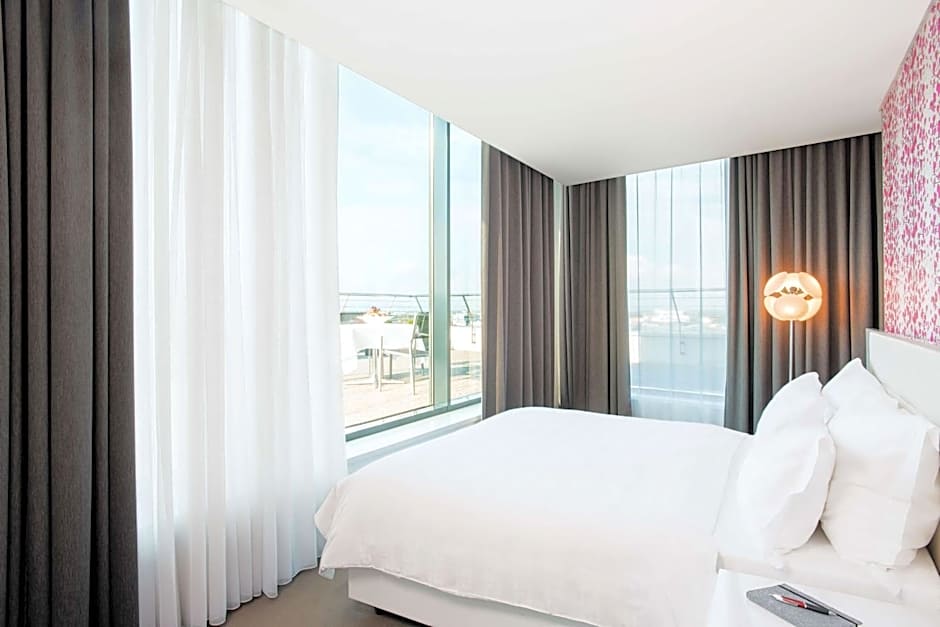 NH Bratislava Gate One