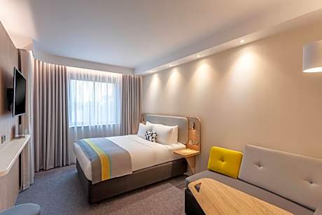Standard Double Room with Sofa Bed and Free Hot Breakfast