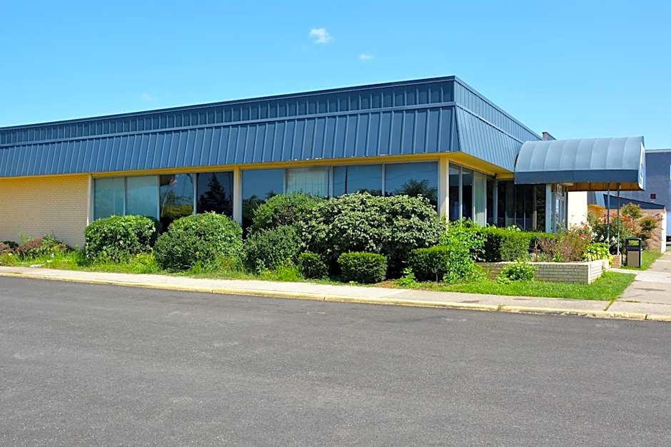 Columbus Grand Hotel & Banquet Center