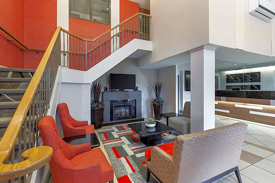 Best Western Plus Burlington Inn & Suites