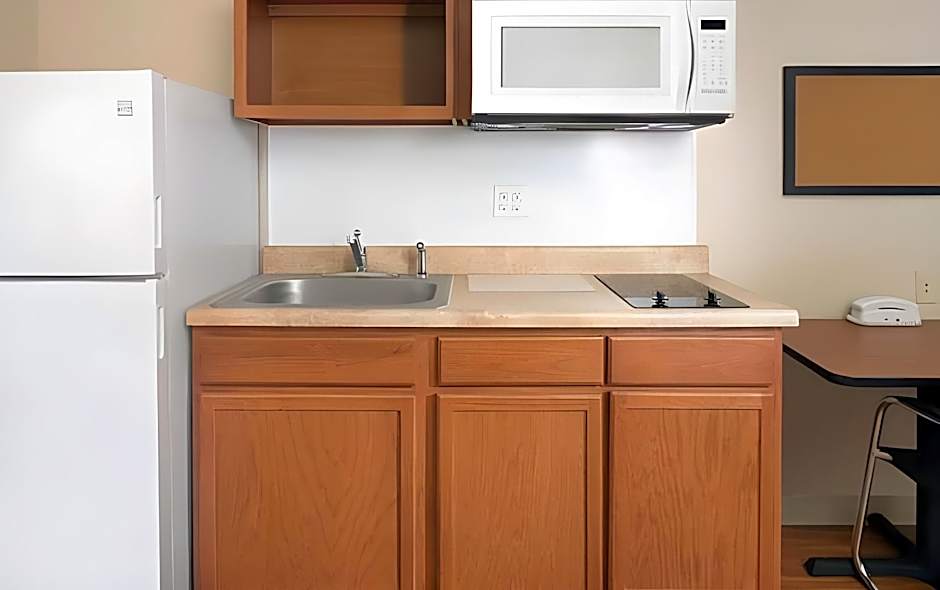 WoodSpring Suites Springfield
