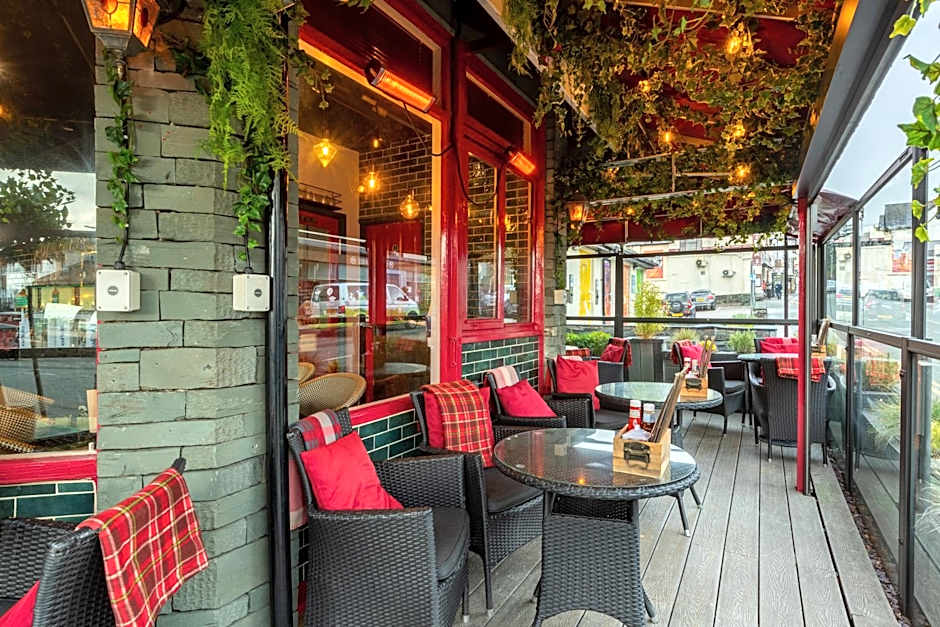 Holly Lodge Guest House with FREE off site health club