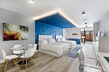 Global Luxury Suites at The Arches