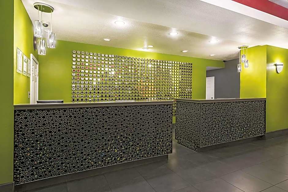 La Quinta Inn & Suites by Wyndham Laredo Airport