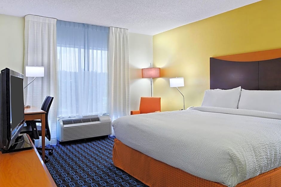 Fairfield Inn & Suites Charlotte Arrowood