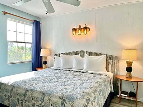 Deluxe King Suite