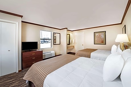 Deluxe Queen Suite with Two Queen Beds - Non-Smoking