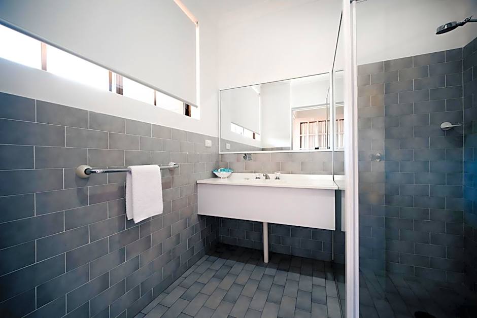 Island Palms Motor Inn