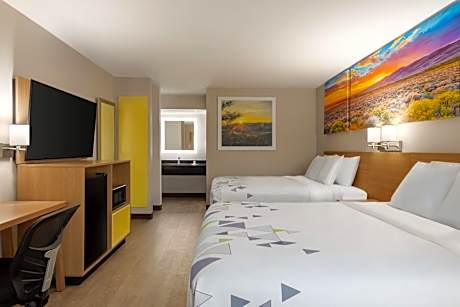 Queen Room with Two Queen Beds - Non-Smoking