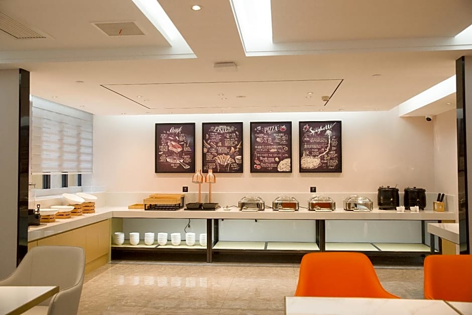 City Comfort Inn Badong Passenger Transport Center