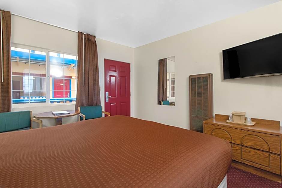 Eureka Town House Motel - Historic Old Town