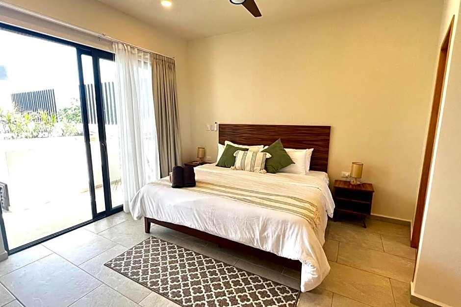 Spacious Penthouse with pool