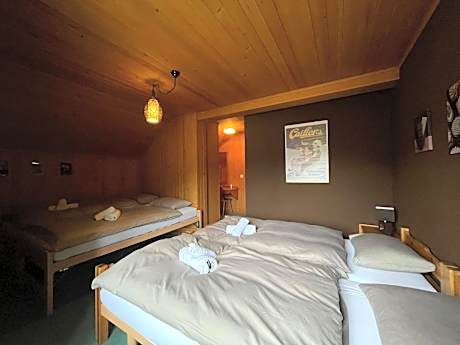 Quadruple Room with Private Bathroom