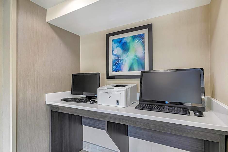 La Quinta Inn & Suites by Wyndham Batavia