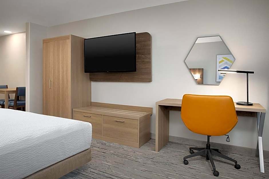 Holiday Inn Express & Suites Chambersburg By IHG