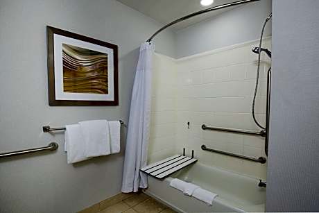 Room, 2 Queen Beds (Mobility/Hearing Accessible, Tub) (2 Queen Beds)