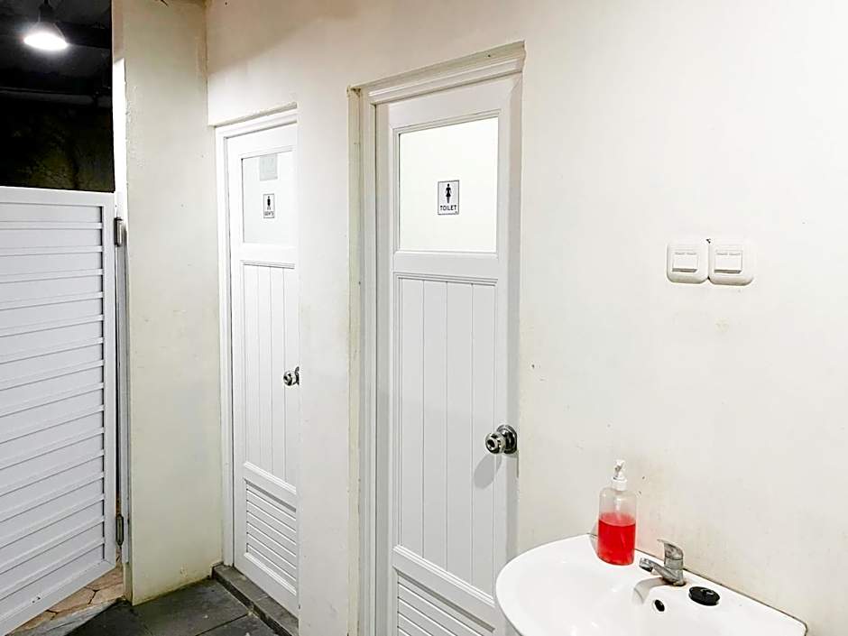 Torisan Hotel By RedDoorz – Semarang, IA