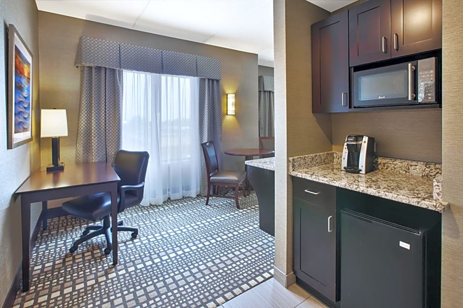 Holiday Inn Express & Suites Geneva Finger Lakes By IHG