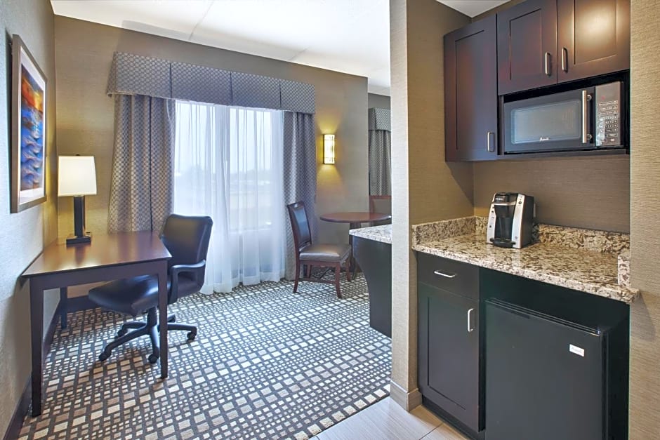 Holiday Inn Express & Suites Geneva Finger Lakes