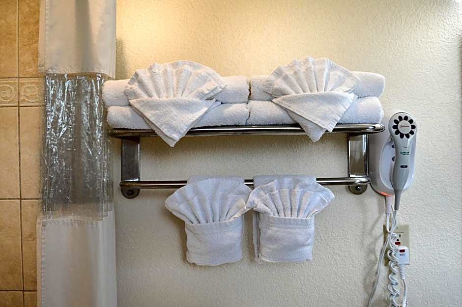 Sea Breeze Inn - San Simeon