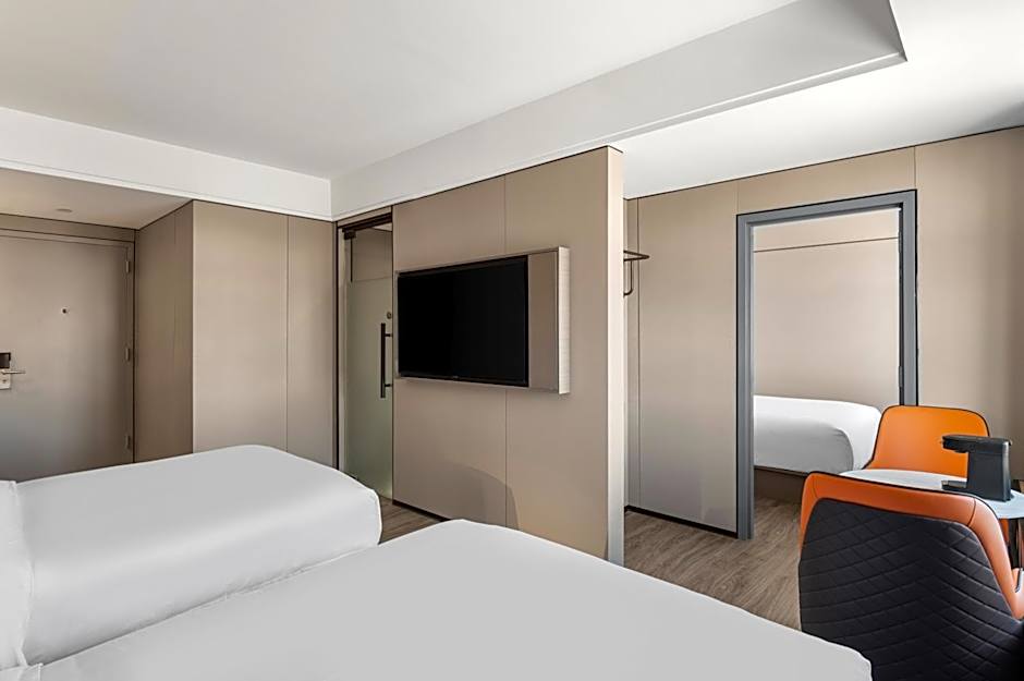 Ly New York Hotel