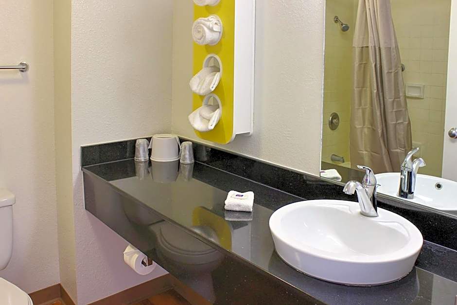 Motel 6-San Simeon, CA - Hearst Castle Area