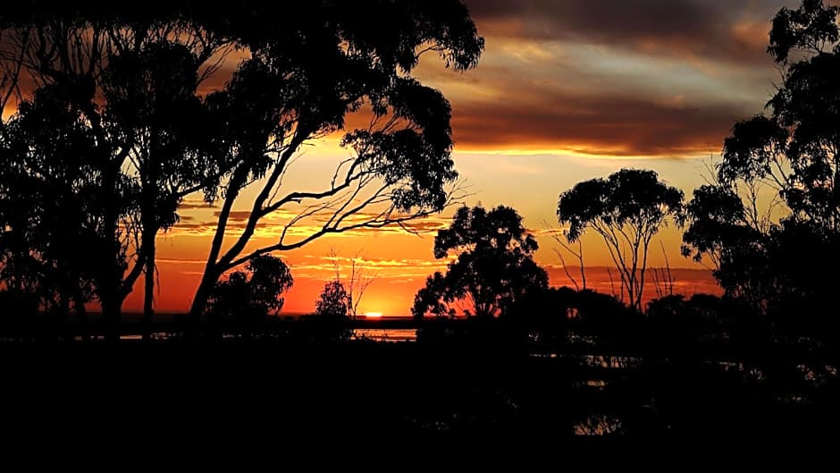 Ocean Views Motel Lakes Entrance