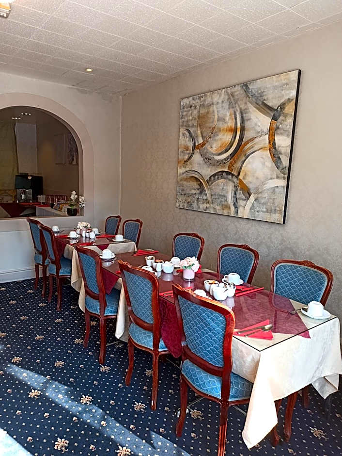 Crystal Hotel & Savour