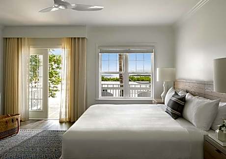 King Suite - Water Front